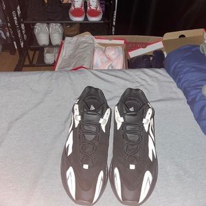 Yeezy 700